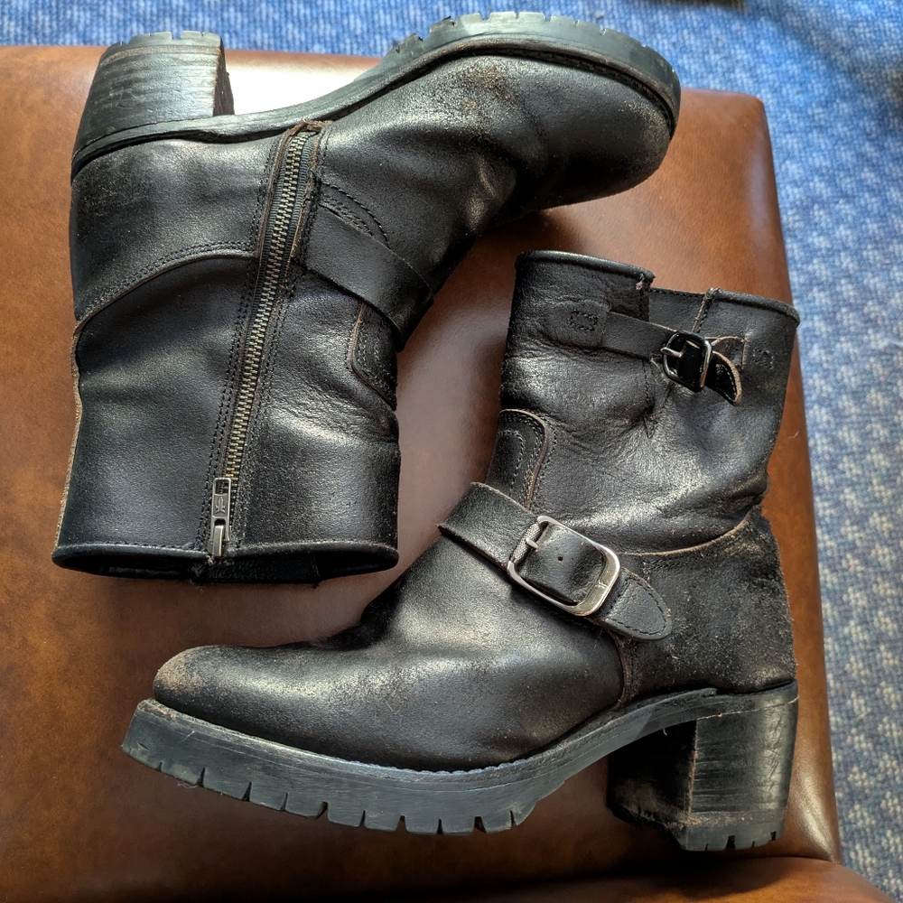 Cool Frye Biker Boots With Distressed Leather, Adjustable Buckles. Nice Conditio